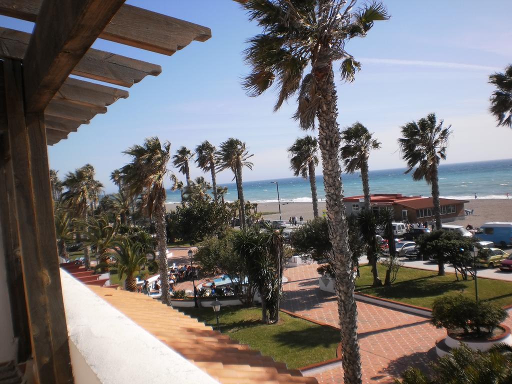 salobreña primera linea de playa Exterior foto